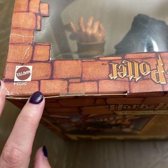 Harry Potter Collection Series- Hagrid’s Gift - Picture 4 of 8